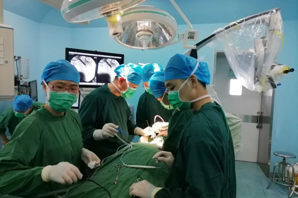 【学科建设】广东省人民医院脊柱外科昌耘冰团队工作室签约授牌仪式在我院举行 【学科建设】广东省人民医院脊柱外科昌耘冰团队工作室签约授牌仪式在我院举行