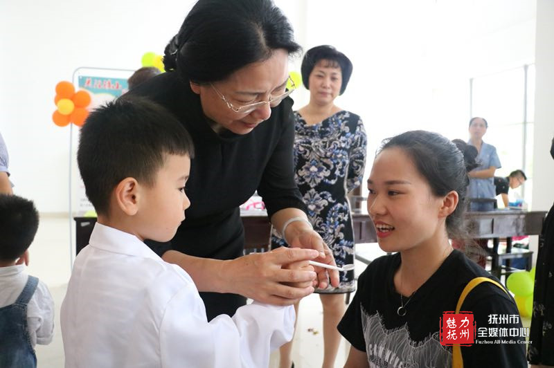 欢乐与健康“两手抓”!这样的“六一”真暖心! 欢乐与健康“两手抓”!这样的“六一”真暖心!