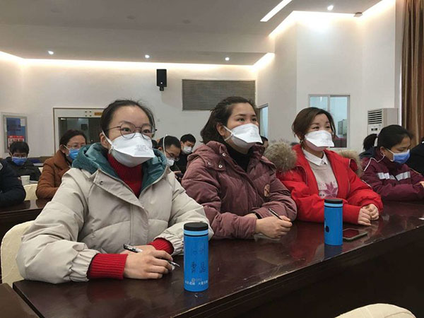 义无反顾,市第一人民医院7名援鄂医务人员进驻武汉第五医院。 义无反顾,市第一人民医院7名援鄂医务人员进驻武汉第五医院。
