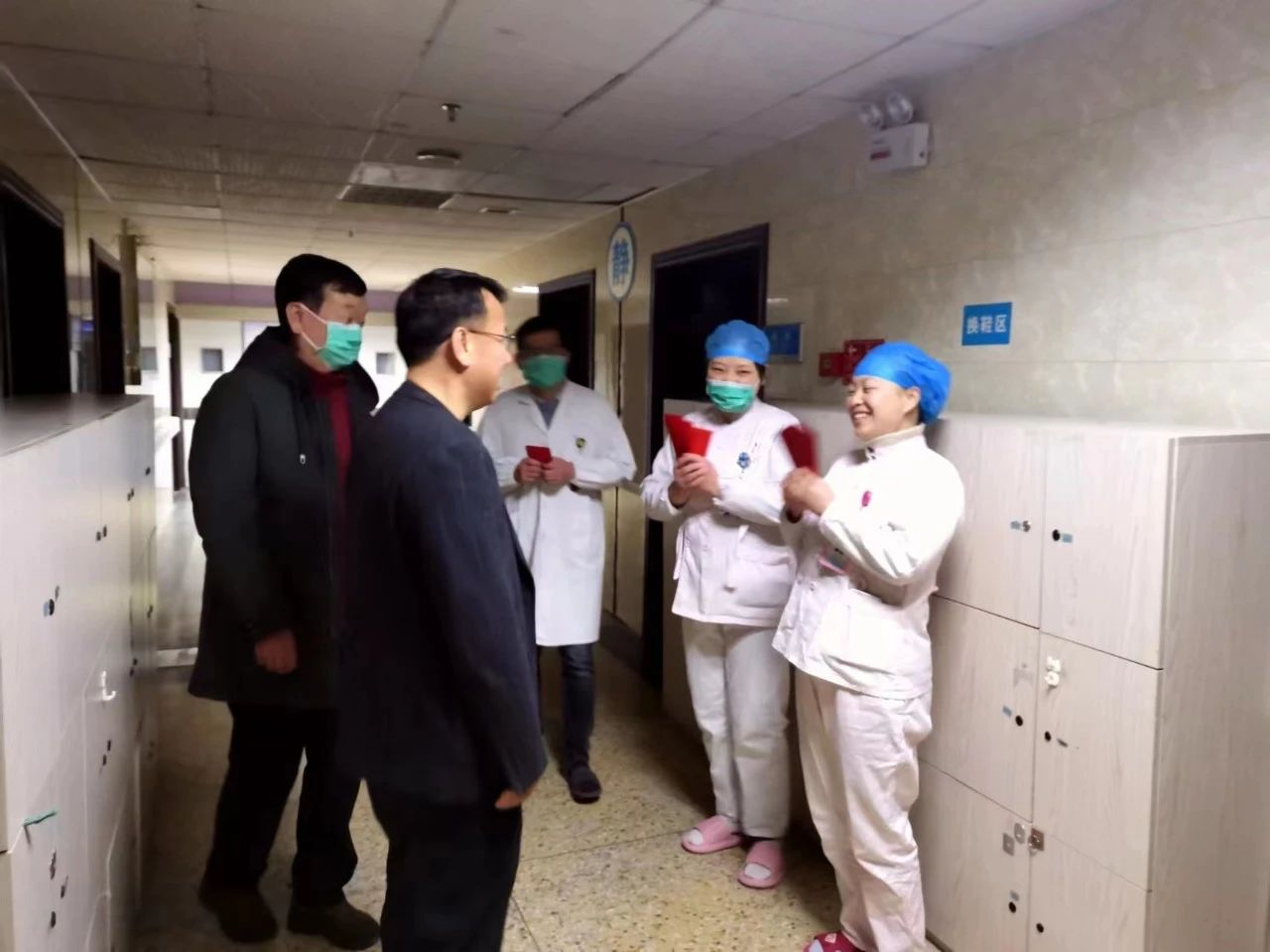 抚州市第一人民医院领导除夕暖心慰问坚守一线职工 抚州市第一人民医院领导除夕暖心慰问坚守一线职工