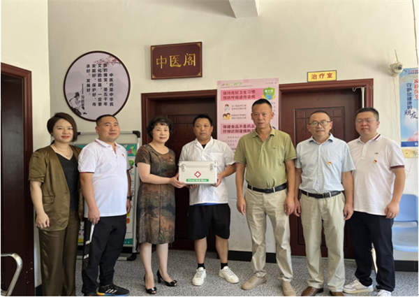 党建引领促振兴  健康义诊暖民心