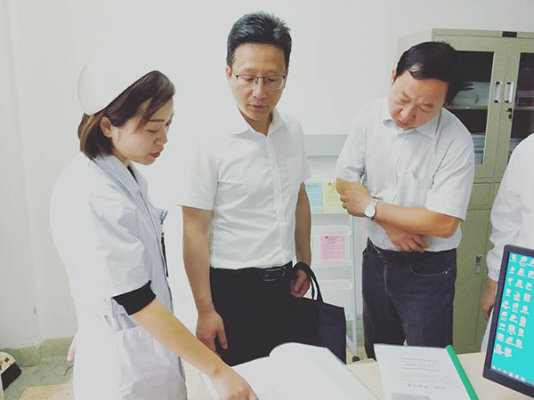 远离烟草,拥抱健康 远离烟草,拥抱健康