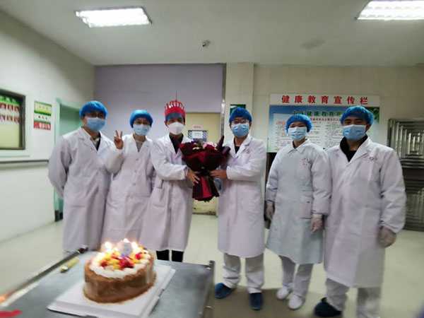 春意融融 隔离病房医患互许愿传递爱的祝福 春意融融 隔离病房医患互许愿传递爱的祝福