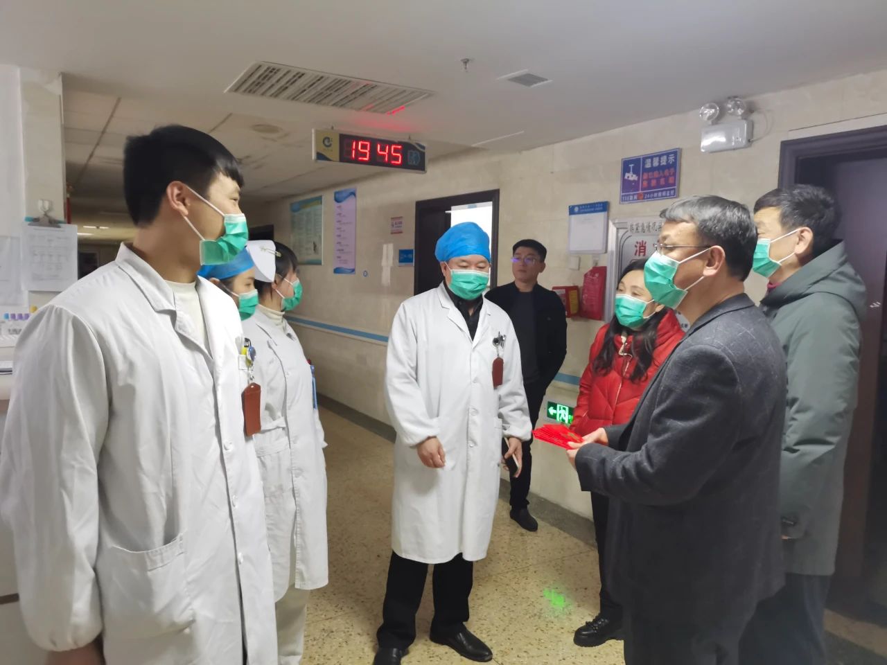 抚州市第一人民医院领导除夕暖心慰问坚守一线职工 抚州市第一人民医院领导除夕暖心慰问坚守一线职工