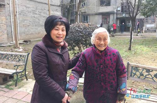 抚州市第一人民医院领导看望慰问离退休职工