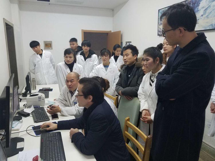 一脉阳光专家指导，助力抚医影像发展