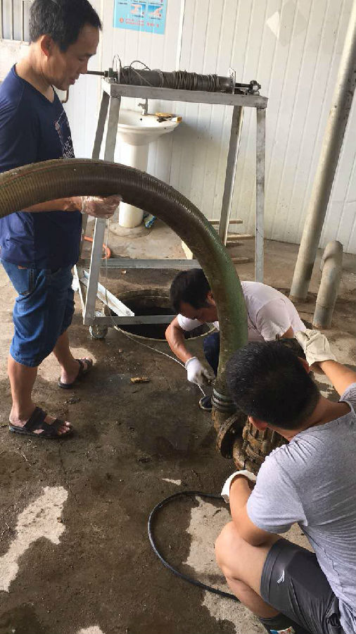 发扬优良作风 克服炎热天气保障系统正常运转 发扬优良作风 克服炎热天气保障系统正常运转